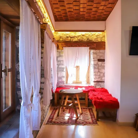 Mbrica Family - Castle Gem