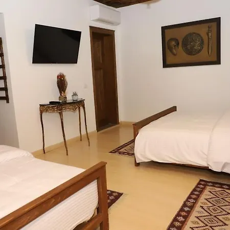 בית הארחה Mbrica Family - Castle Gem בראט