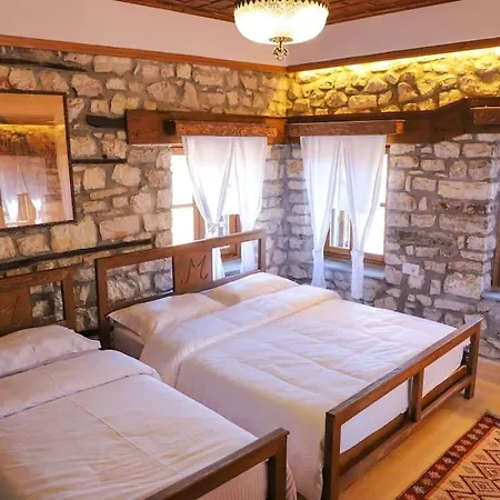 Mbrica Family - Castle Gem Guest house Berat