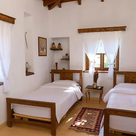 Mbrica Family - Castle Gem בראט