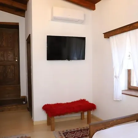 Pensjonat Mbrica Family - Castle Gem Berat